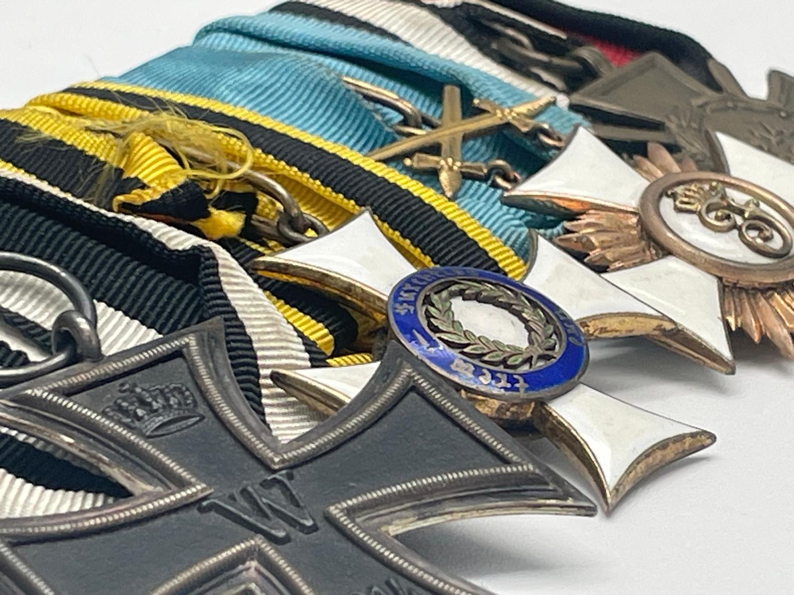 Orden und Militaria als Sammlung im Nachlass.